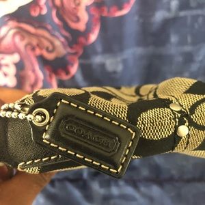 ✨SOLD✨ Coach wristlet